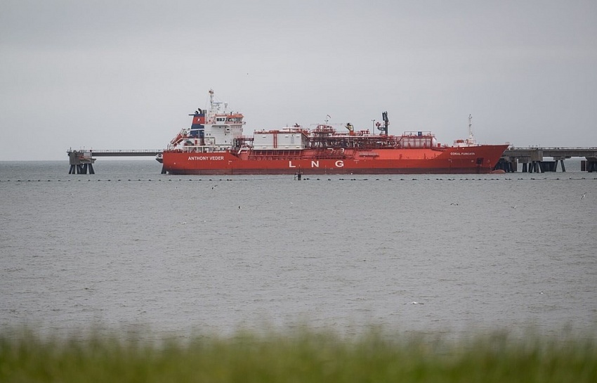 EU phải giảm nhập khẩu LNG từ Nga trong năm nay