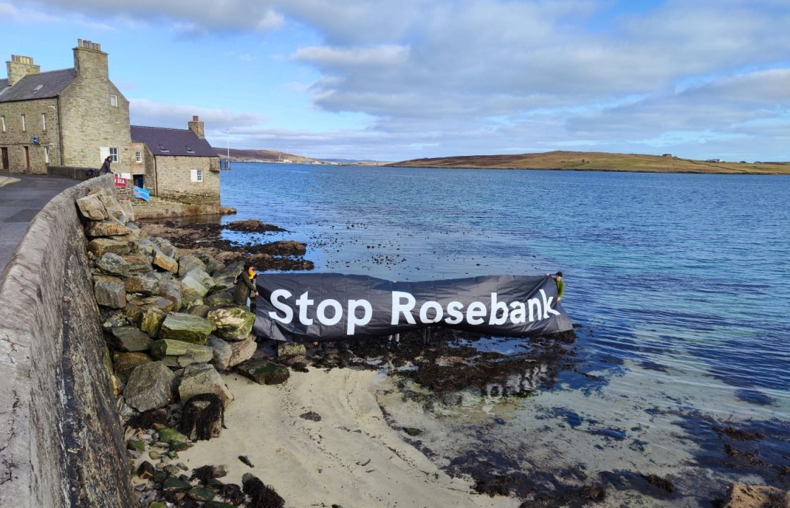 Biểu tình chống khai thác dầu khí ở 6 quốc gia Biển Bắc