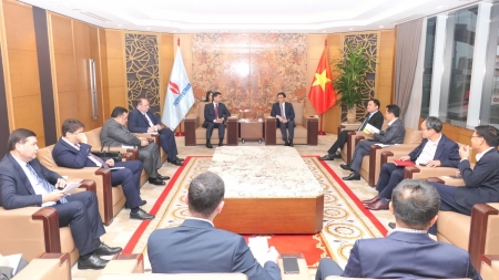 Chủ tịch HĐTV Petrovietnam Lê Mạnh Hùng tiếp Bộ trưởng Bộ ngoại giao Uzbekistan