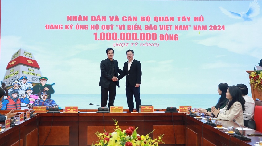 Hà Nội: Tiếp nhận gần 40 tỷ đồng ủng hộ Quỹ “Vì biển, đảo Việt Nam”