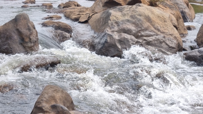 Khám phá vẻ đẹp hoang sơ của suối Jrăng Blo Khám phá vẻ đẹp hoang sơ của suối Jrăng Blo