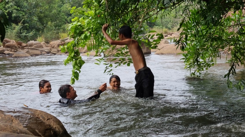 Khám phá vẻ đẹp hoang sơ của suối Jrăng Blo Khám phá vẻ đẹp hoang sơ của suối Jrăng Blo