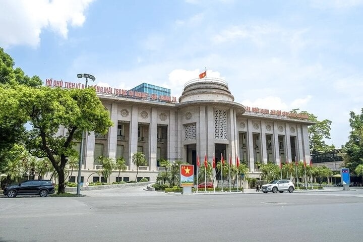Tin ngân hàng tuần qua: Đề xuất xóa độc quyền sản xuất vàng miếng