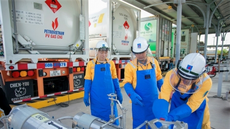 PV GAS CNG bắt đầu cung cấp LNG tới khách hàng