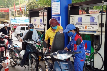 Thủ tướng yêu cầu thực hiện nghiêm quy định về hóa đơn điện tử trong kinh doanh, bán lẻ xăng dầu