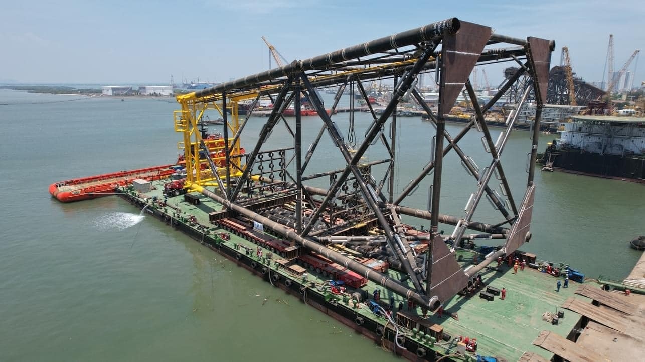 Hạ thủy thành công chân đế KTN - dự án phát triển mỏ Kình Ngư Trắng - Kình Ngư Trắng Nam