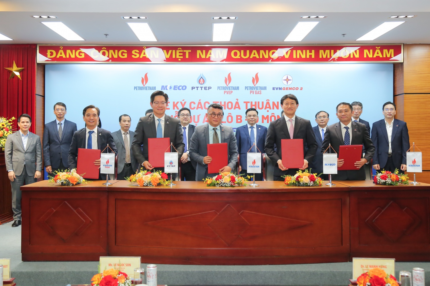 Ký kết các thỏa thuận thương mại cho chuỗi dự án Lô B