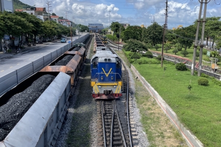 TKV tăng cường khai thác, chế biến than cho phát điện