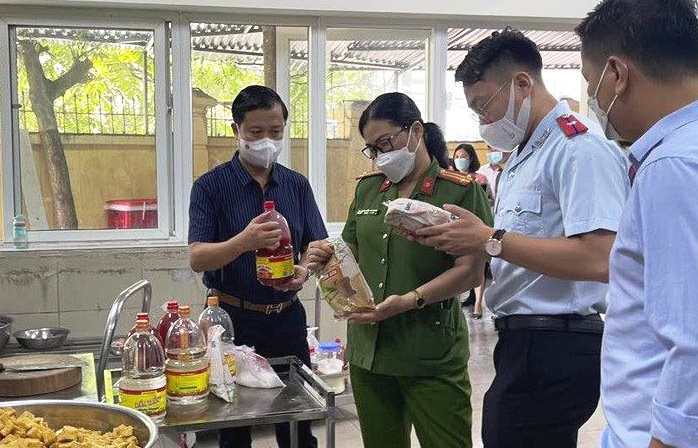 Hà Nội tăng cường xử lý vi phạm về quảng cáo thực phẩm