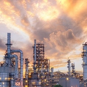 Đi ngược xu thế, Exxon mở rộng nhà máy lọc dầu tại Anh