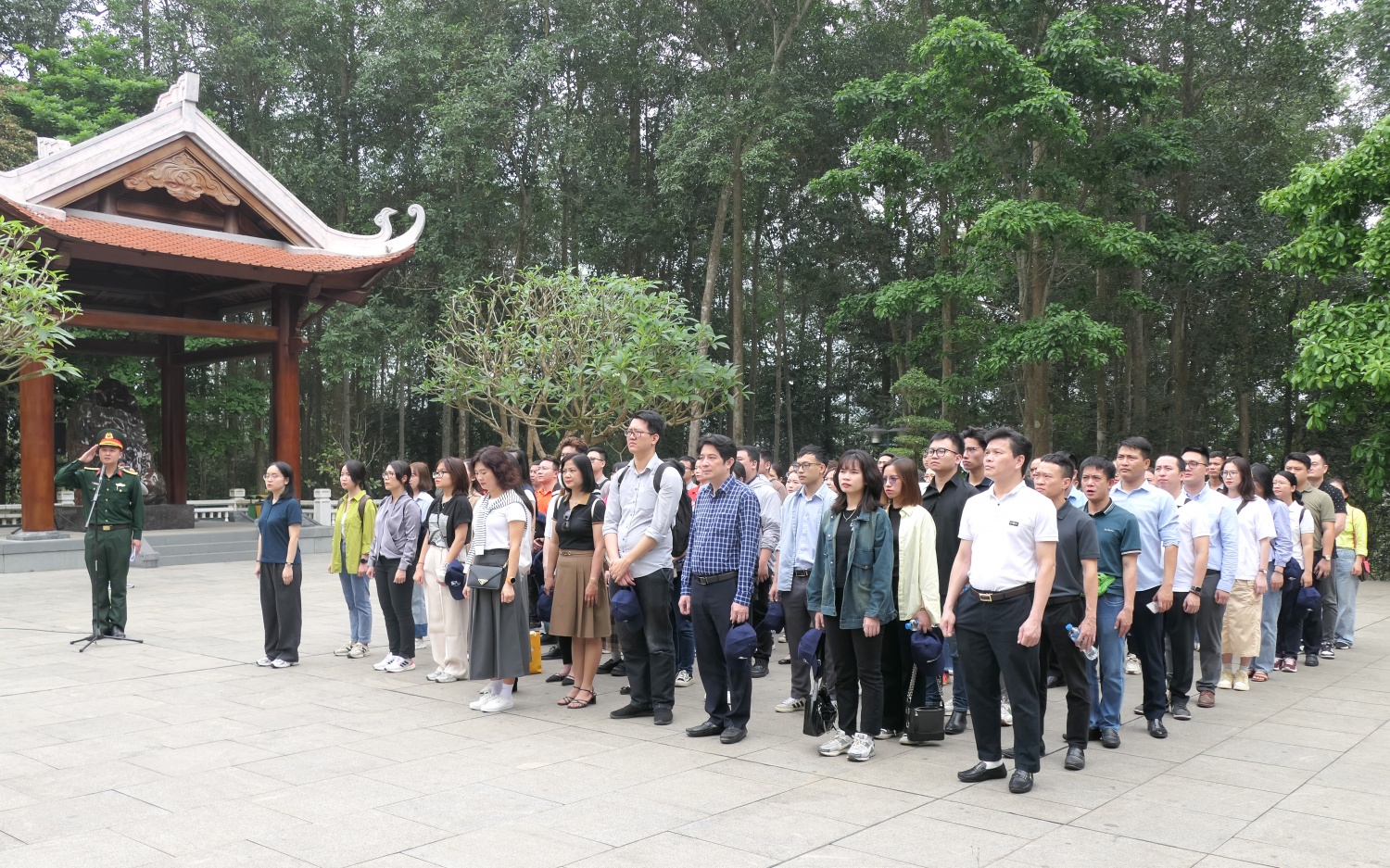 Xúc động chương trình về nguồn của Lớp bồi dưỡng nhận thức về Đảng năm 2024 khu vực Hà Nội
