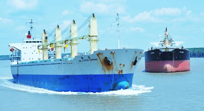 Vận tải biển và đường thủy chưa tương xứng lợi thế