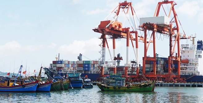Vận tải biển và đường thủy chưa tương xứng lợi thế