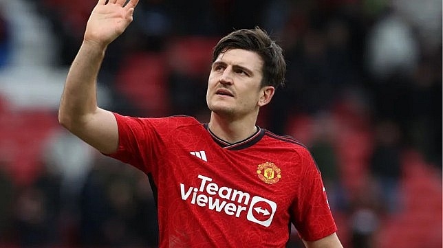 Erik Ten Hag khen ngợi Harry Maguire là thủ lĩnh tuyệt vời