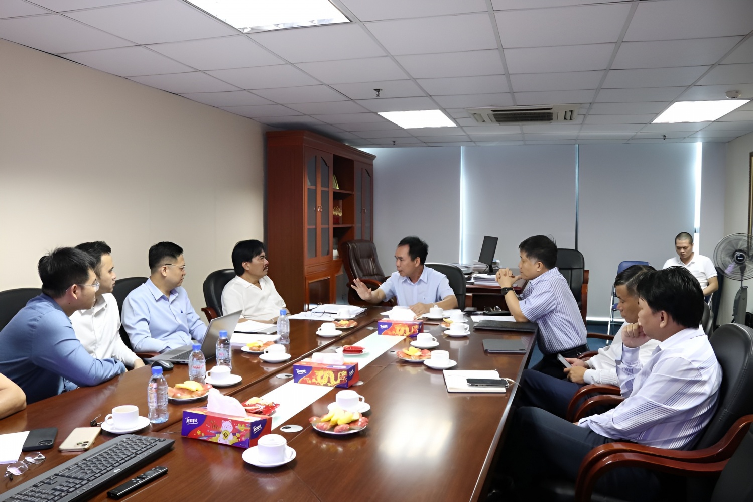 Toàn cảnh buổi họp