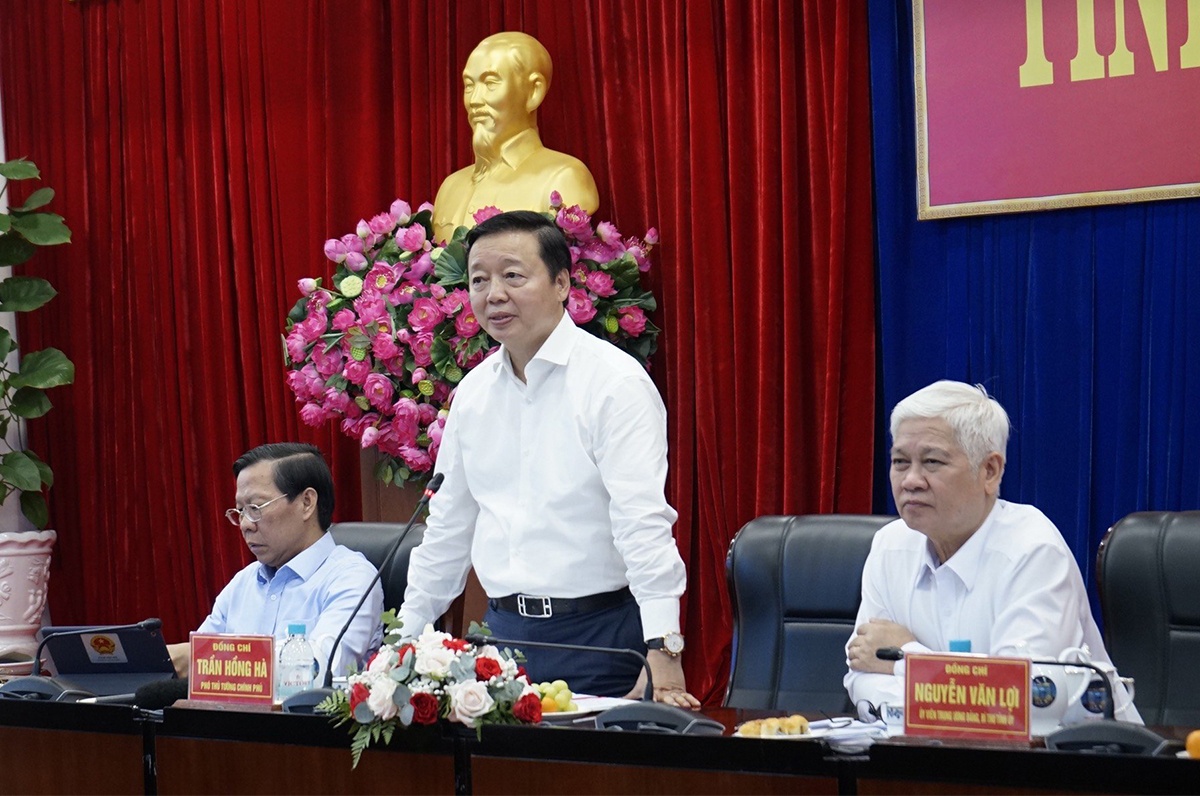 Phó Thủ tướng Trần Hồng Hà: Phát triển năng lượng mặt trời cần đảm bảo an toàn hệ thống điện