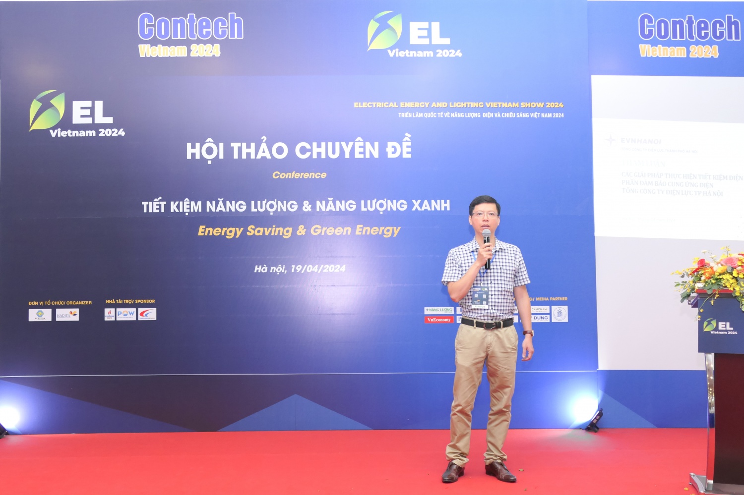 ông Vũ Thế Thắng – Phó ban Kinh doanh EVN HANOI phát biểu tại hội thảo