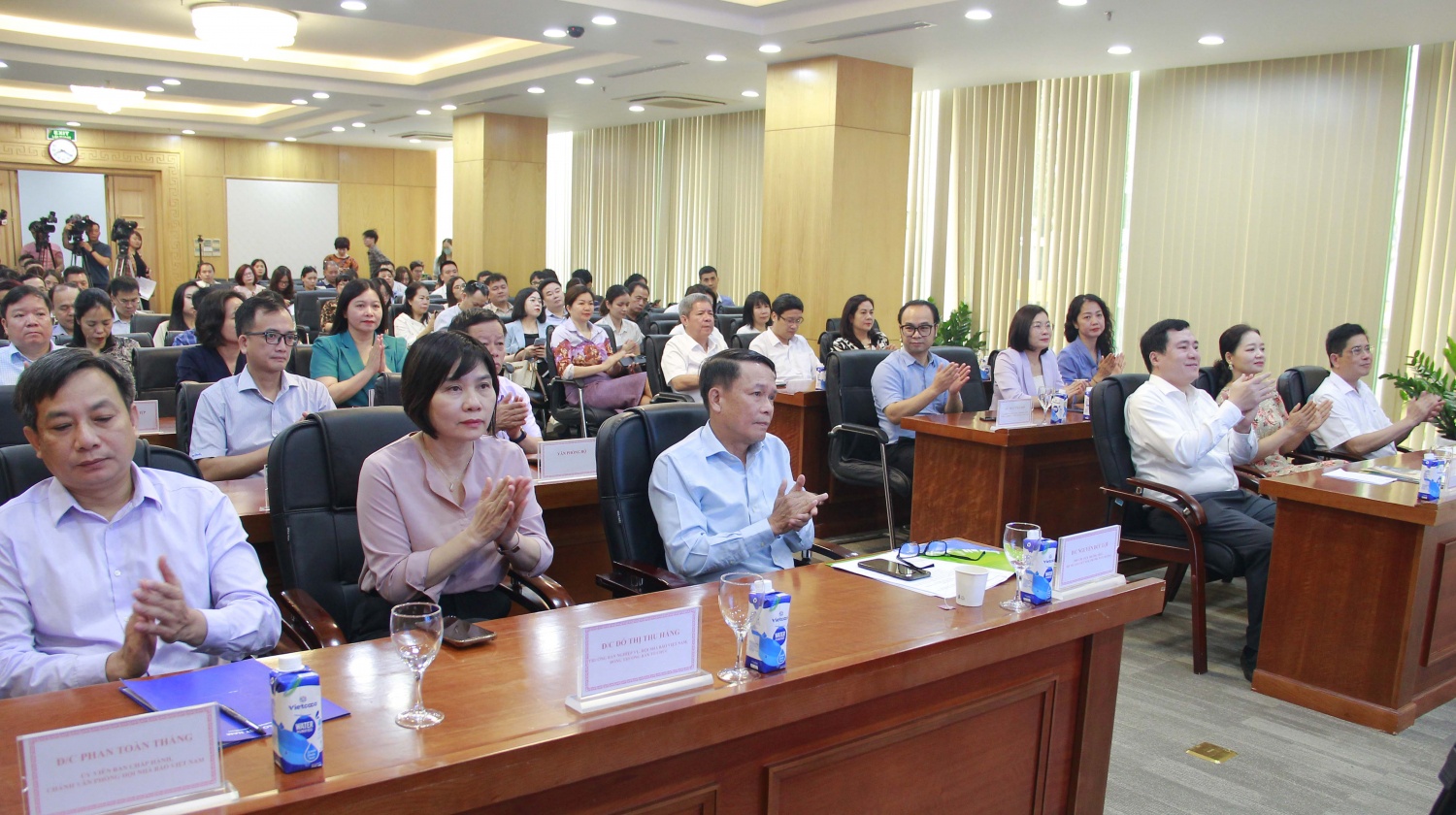 Phát động Giải báo chí toàn quốc tuyên truyền sử dụng năng lượng tiết kiệm và hiệu quả năm 2024