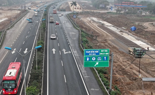 Năm 2024 đảm bảo có đủ trạm dừng nghỉ trên cao tốc