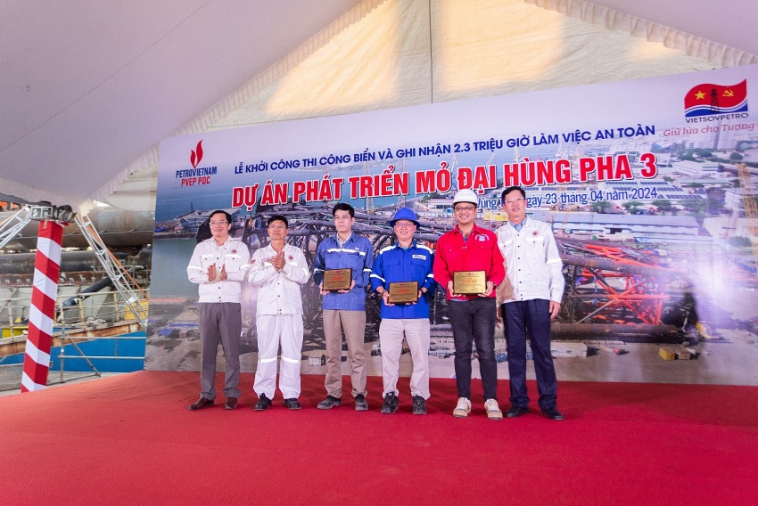 Khởi công thi công biển và ghi nhận 2,3 triệu giờ an toàn Dự án phát triển mỏ Đại Hùng pha 3