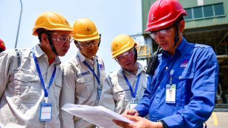 Đoàn kiểm tra ATSKMT của Petrovietnam làm việc tại BSR