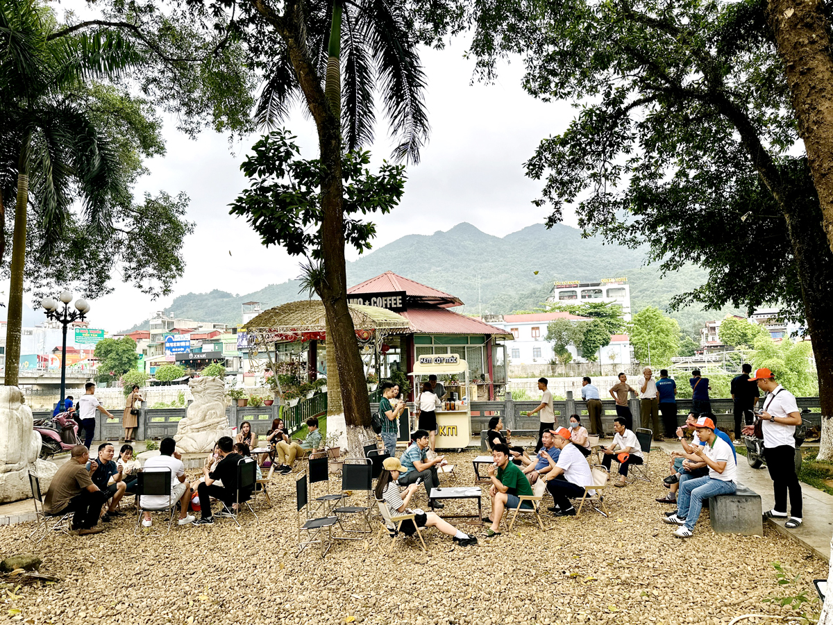 Độc đáo chiếc kem que cột mốc "Hà Giang 0 Km"