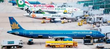 Tăng chuyến dịp nghỉ lễ: Liệu "cơn sốt" vé máy bay có "hạ nhiệt"?