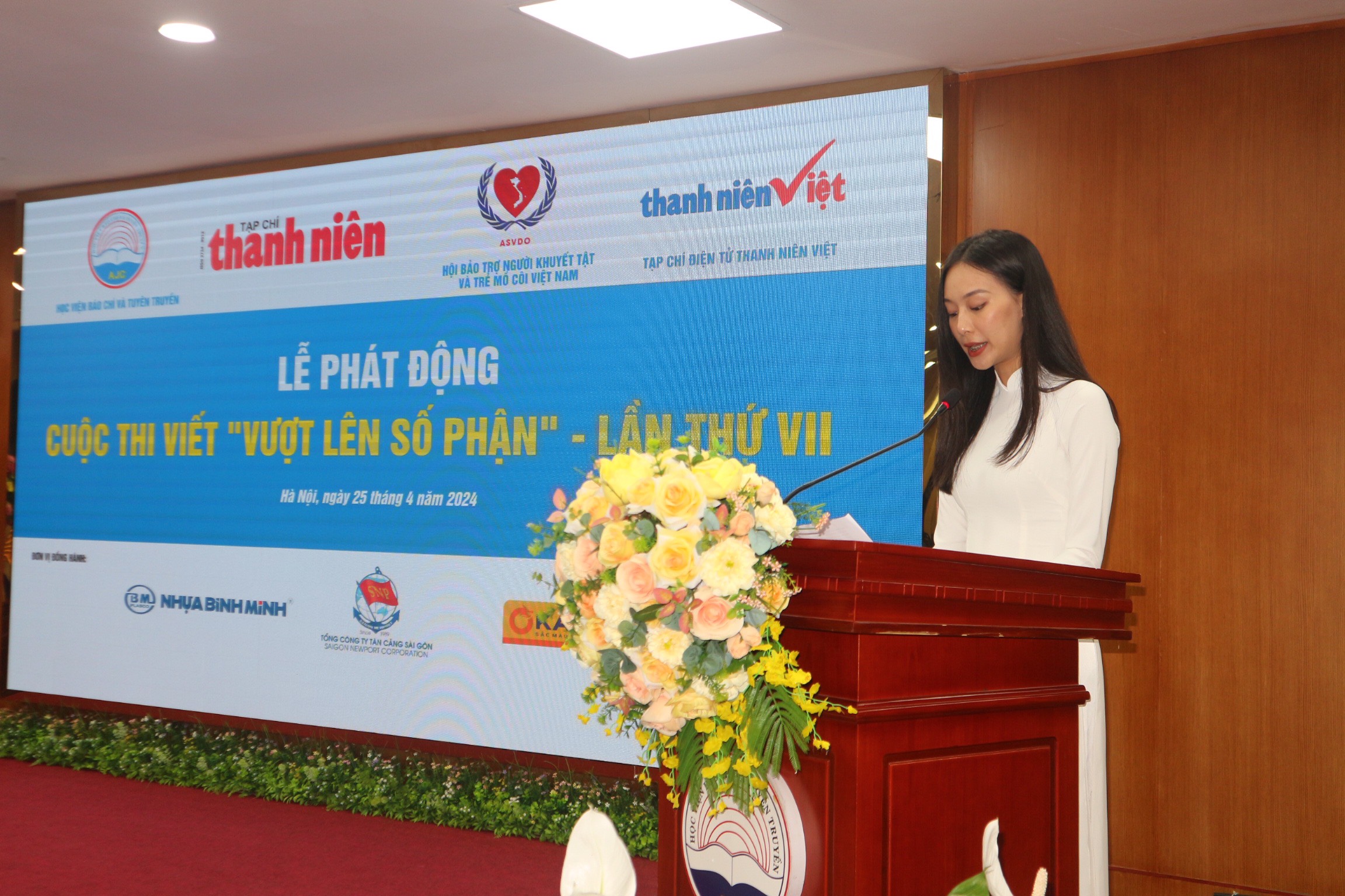 Phát động cuộc thi viết "Vượt lên số phận" lần thứ VII