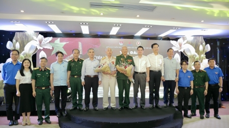 Hội CCB Tập đoàn tổ chức Tọa đàm:  “Tiếp lửa truyền thống, cống hiến tương lai”