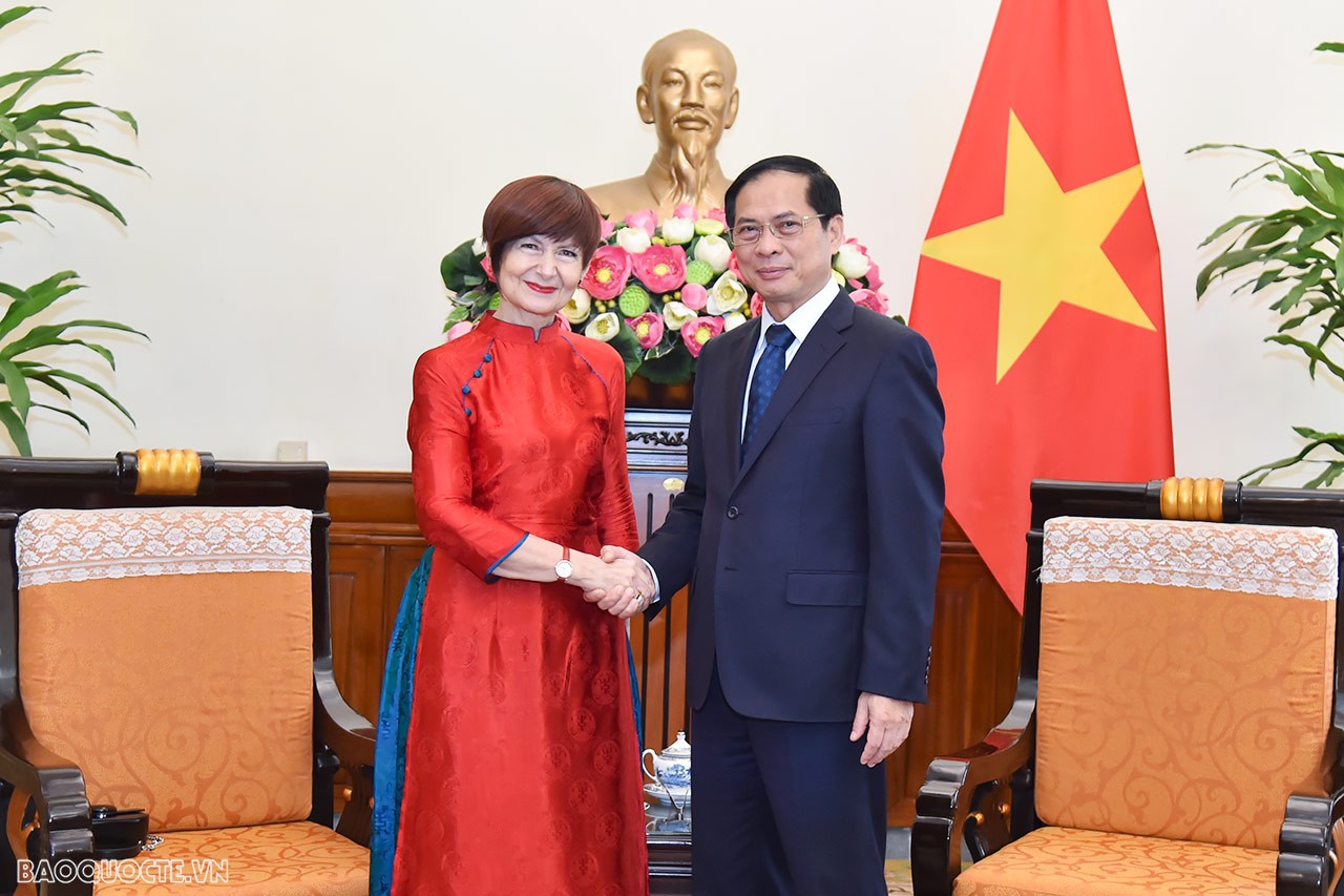 Bộ trưởng Ngoại giao Bùi Thanh Sơn tiếp Chủ tịch Đại hội đồng UNESCO