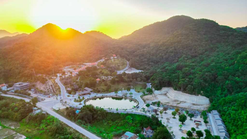 Du lịch biển đảo Vân Đồn