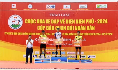 Tay đua Nguyễn Minh Thiện khoác Áo vàng tại chặng 3 Cuộc đua xe đạp “Về Điện Biên Phủ năm 2024”