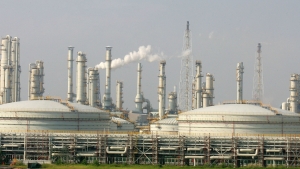 Hơn 2 triệu thùng naphtha của Nga bị mắc kẹt trên biển