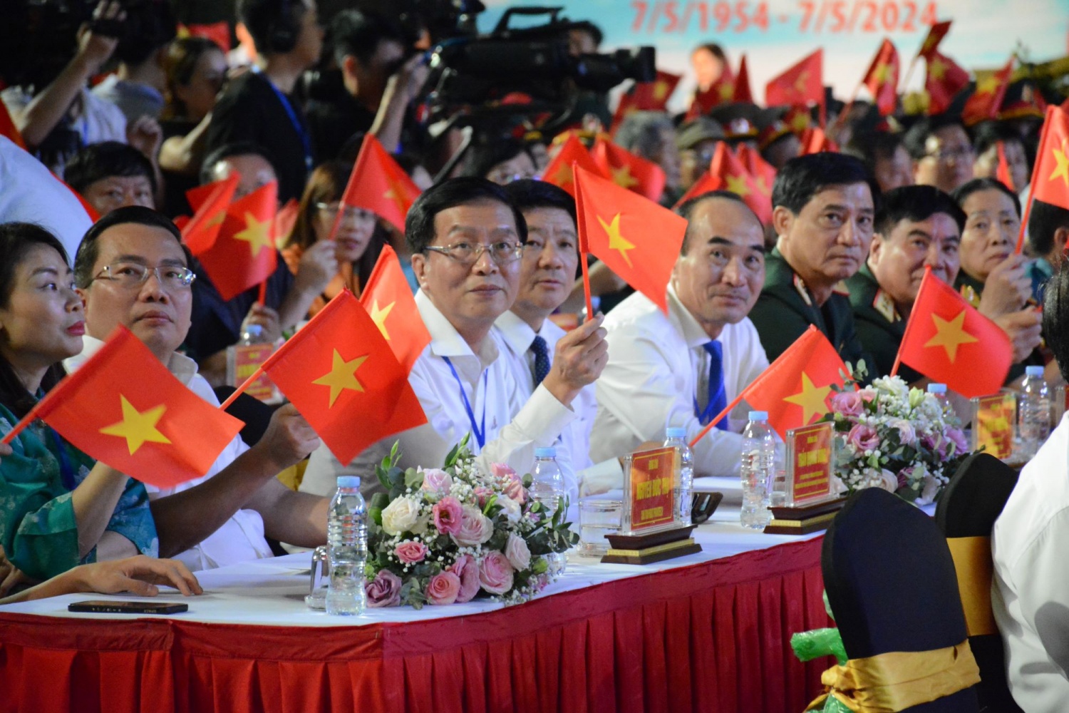 Petrovietnam tham gia nhiều hoạt động ý nghĩa nhân dịp Kỷ niệm 70 năm Chiến thắng Điện Biên Phủ