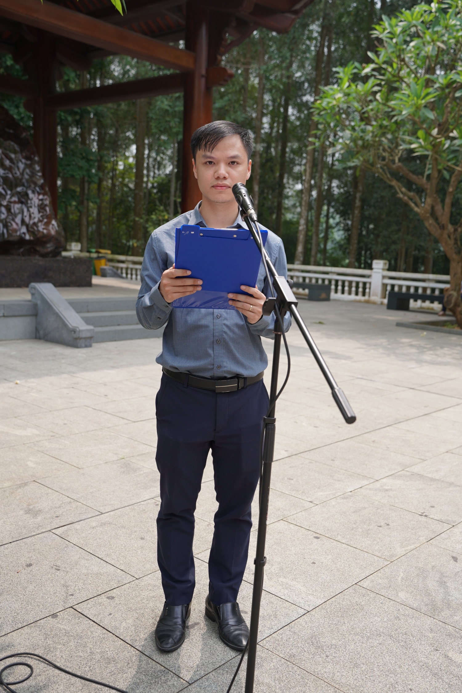 Văn phòng Đảng ủy Tập đoàn Dầu khí Quốc gia Việt Nam tổ chức Lễ báo công dâng Bác tại Khu di tích Đá Chông Văn phòng Đảng ủy Tập đoàn Dầu khí Quốc gia Việt Nam tổ chức Lễ báo công dâng Bác tại Khu di tích Đá Chông