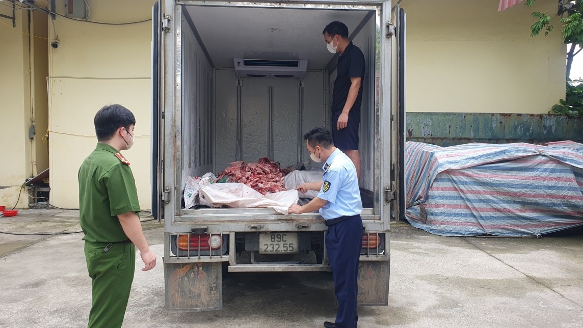 Tăng cường điều tra, xử lý nghiêm các vụ buôn bán thực phẩm lậu