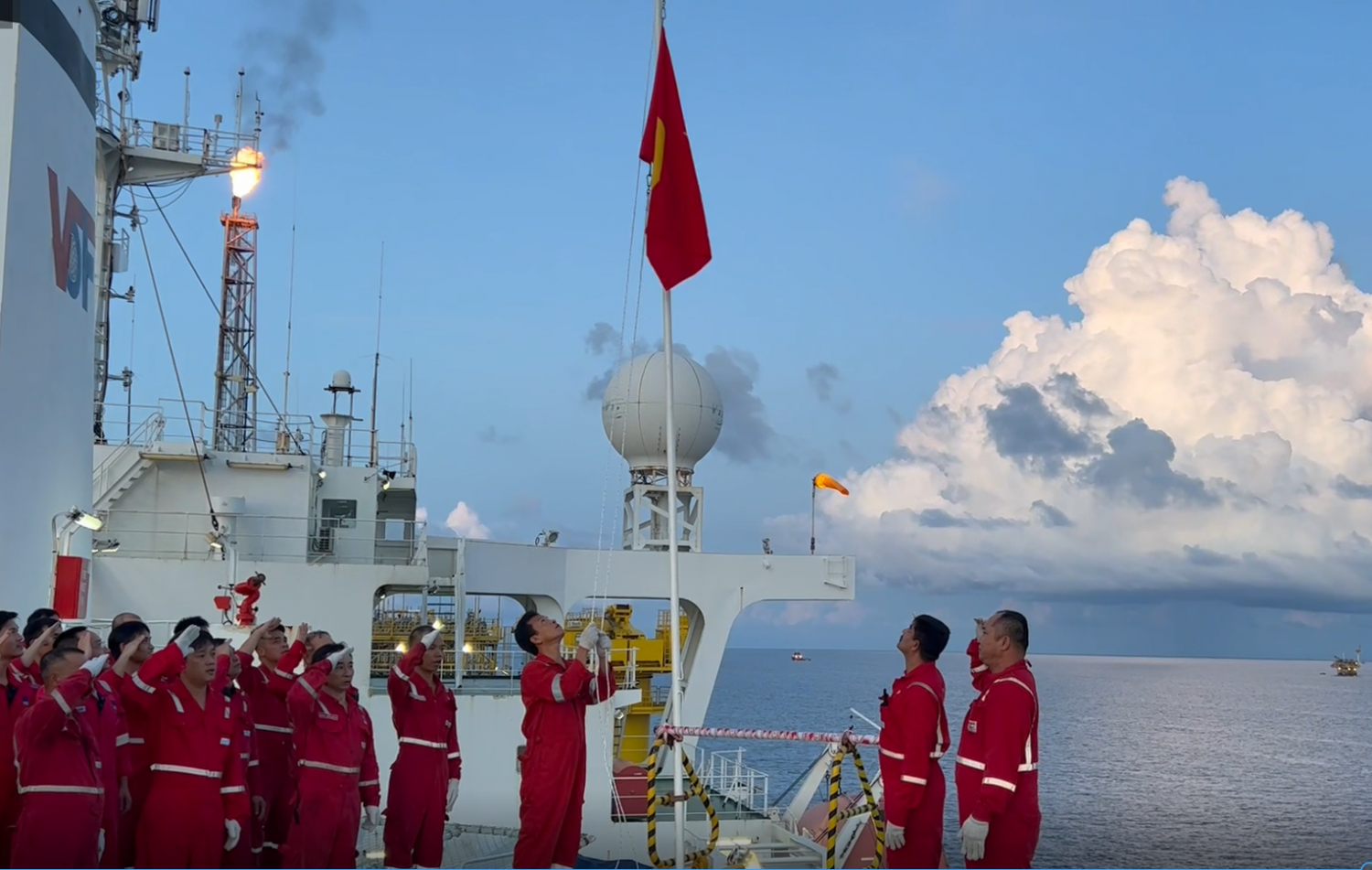Bài 1: Để ngọn lửa dầu khí luôn sáng mãi trong tâm - trí những người dầu khí chân chính