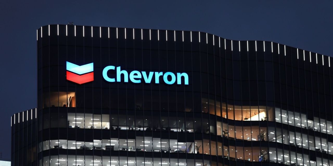 Chevron tỏa sáng trong bối cảnh thị trường dầu khí đầy biến động Chevron tỏa sáng trong bối cảnh thị trường dầu khí đầy biến động