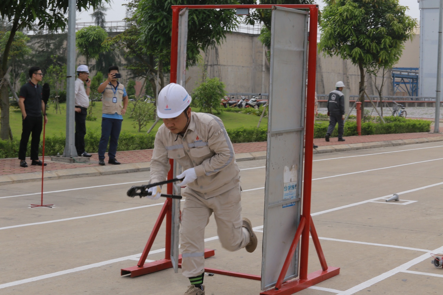 Nhiệt điện Thái Bình 2 tổ chức Hội thao phòng cháy chữa cháy, cứu hộ cứu nạn năm 2004 Nhiệt điện Thái Bình 2 tổ chức Hội thao phòng cháy chữa cháy, cứu hộ cứu nạn năm 2004
