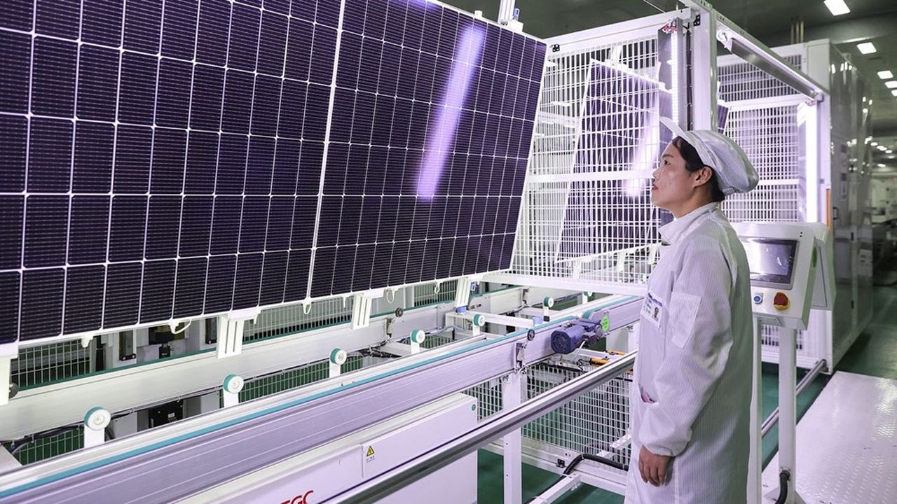 Vì sao hai gã khổng lồ quang điện Trung Quốc rút lui khỏi cuộc đấu thầu ở Romania? Vì sao hai gã khổng lồ quang điện Trung Quốc rút lui khỏi cuộc đấu thầu ở Romania?