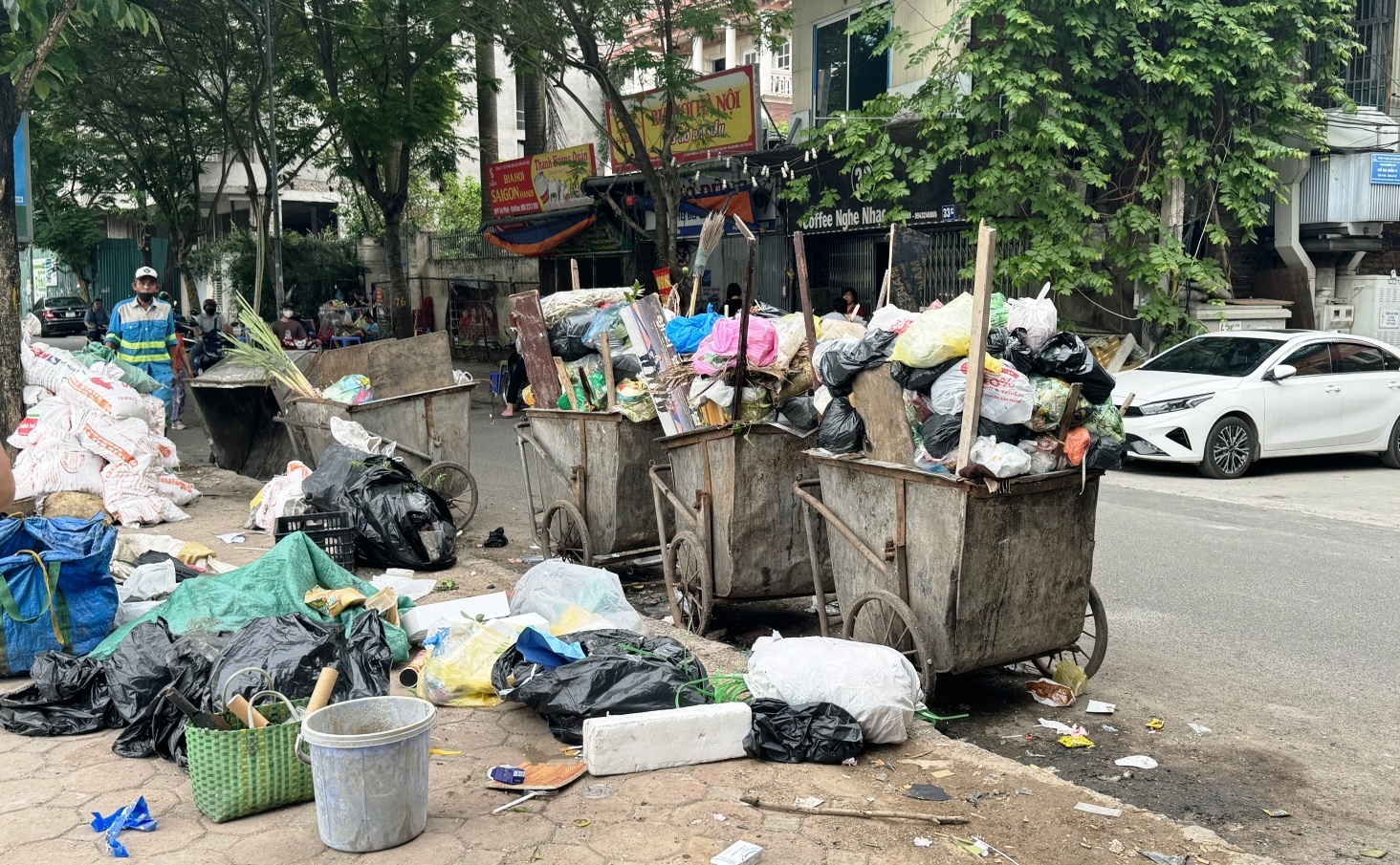 Giải bài toán về phân loại, thu gom và xử lý rác thải sinh hoạt