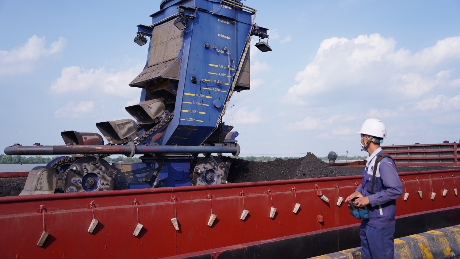 Nhà máy Nhiệt điện Sông Hậu 1 tiếp tục lập kỷ lục phát điện trong ngày