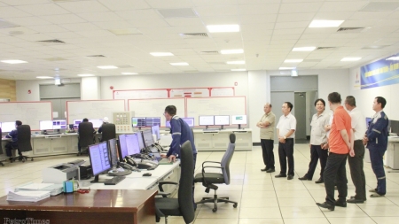 Hội Dầu khí Việt Nam làm việc với Hội Dầu khí Tây Đô, thăm NMNĐ Sông Hậu 1