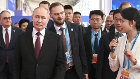 Tổng thống Putin lý giải vì sao Mỹ áp thuế đối với xe điện của Trung Quốc
