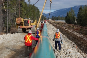 Tàu UAE nhận lô dầu đầu tiên từ đường ống Trans Mountain mở rộng