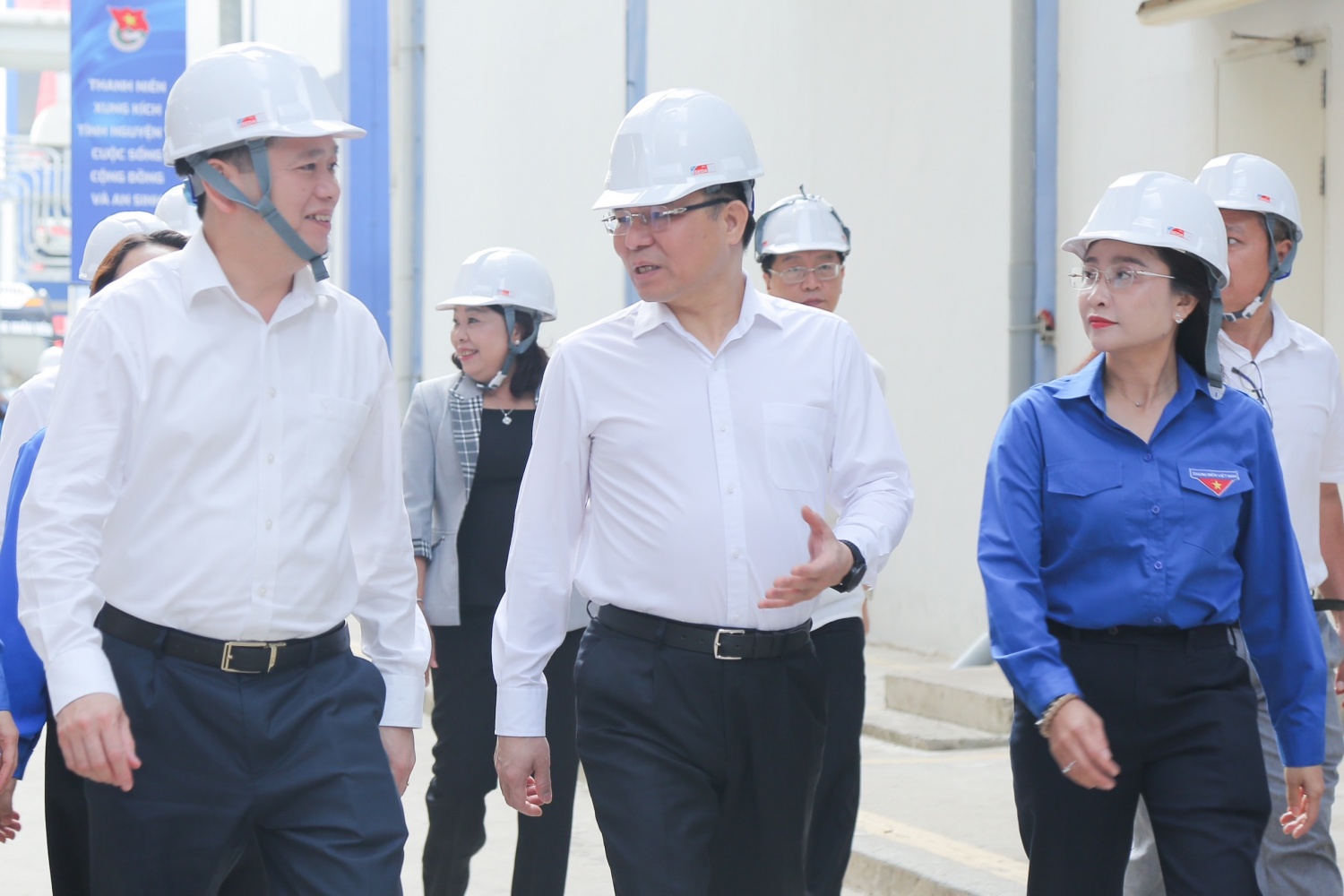 Đoàn khối DNTW gắn biển công trình thanh niên tại Nhà máy Nhiệt điện Sông Hậu 1
