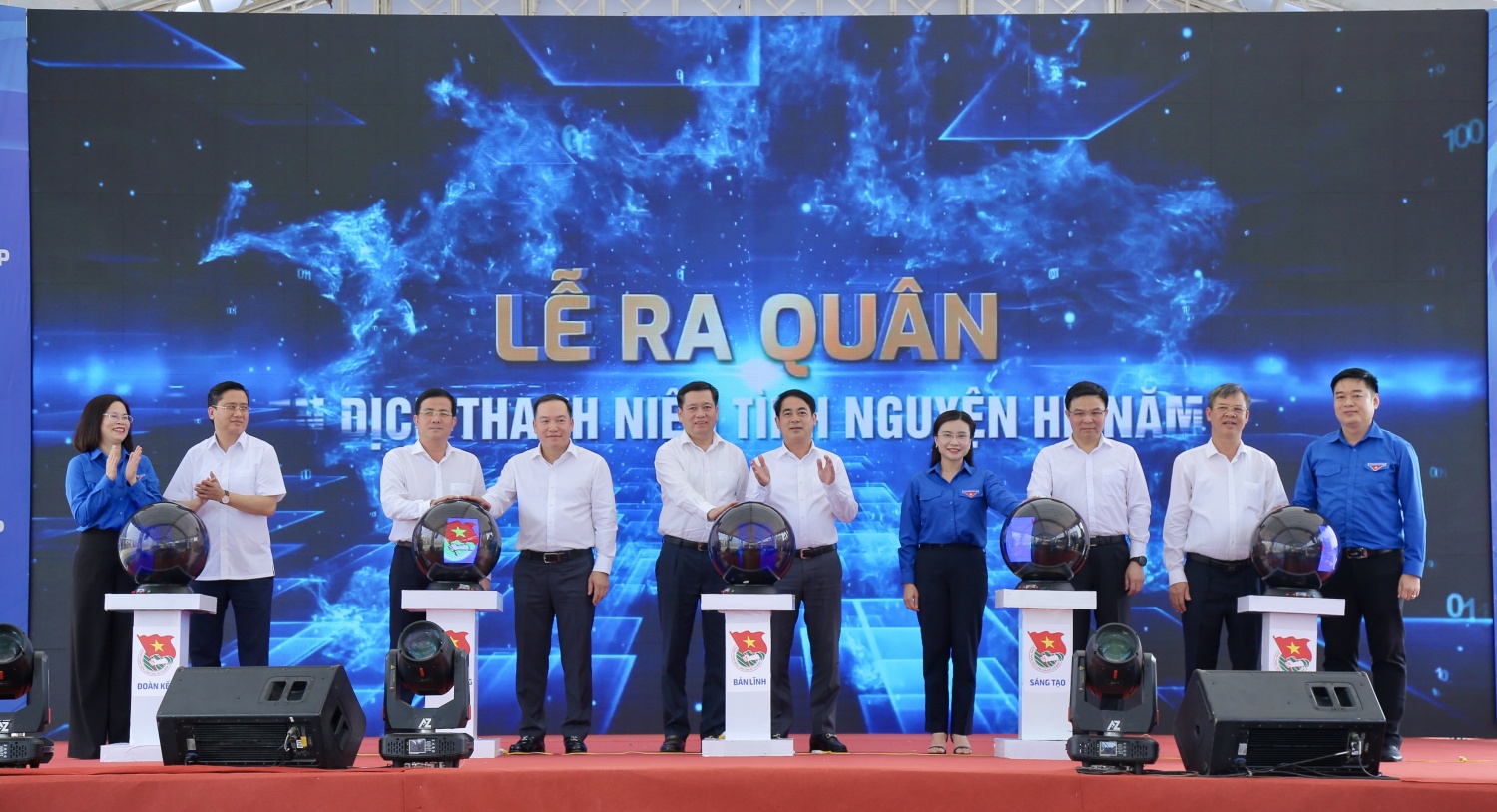 Petrovietnam trao tặng nhiều công trình an sinh tại Lễ ra quân Chiến dịch thanh niên tình nguyện hè năm 2024 của Đoàn Khối DNTW