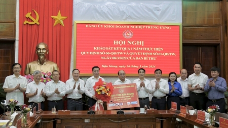 Petrovietnam trao tài trợ 60 căn nhà Đại đoàn kết cho tỉnh Hậu Giang