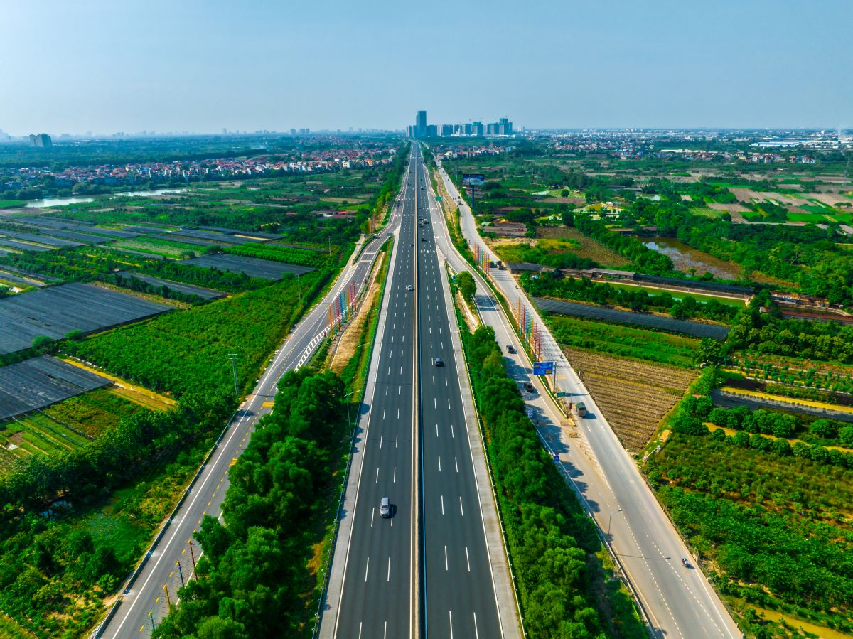 Đi tìm vùng đất “lũy thừa” tài sản, giới đầu tư bắt gặp “chân ái” ở khu Đông - Ảnh 2.
