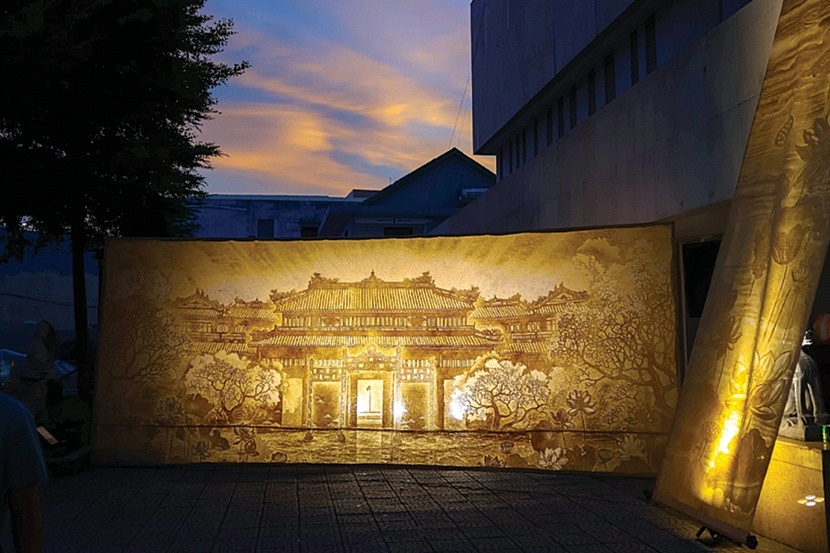 Phận giấy thôi long đong